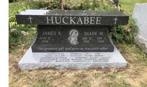 Huckabee bench